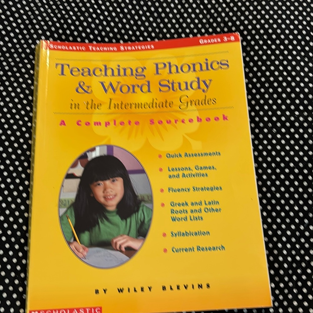 Teaching Phonics and Word Study. Gently used teach resource  EXCELLENT